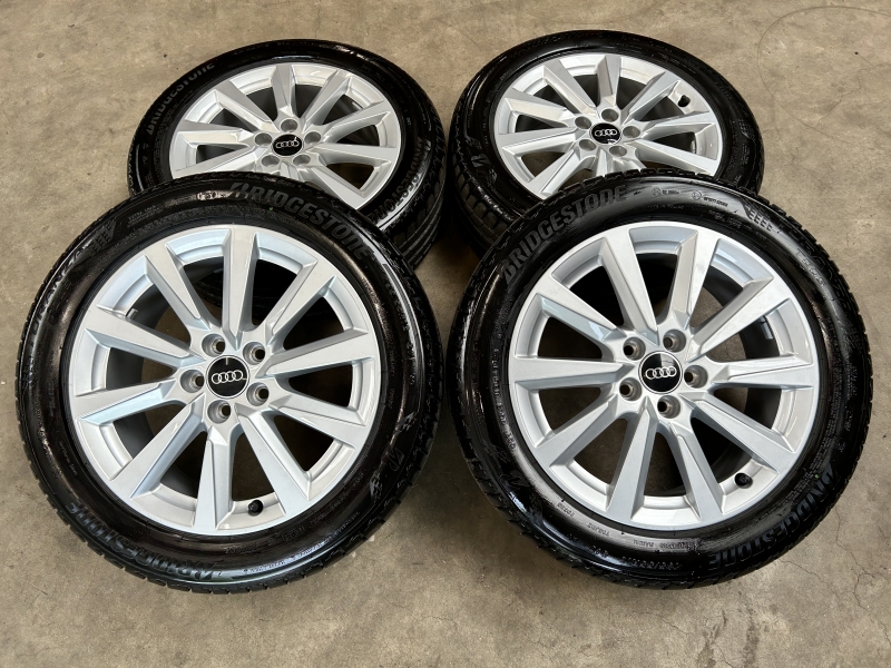 16 inch originele velgen + zomerbanden Audi A1 82A601025C