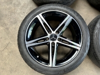 18 inch originele velgen + zomerbanden Mercedes A B klasse CLA A1774010700 set 2