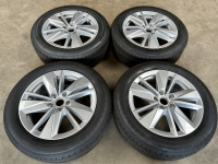 17 inch originele velgen + zomerbanden Skoda Karoq 57A601025AA