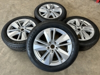 17 inch originele velgen + zomerbanden Skoda Karoq 57A601025AA