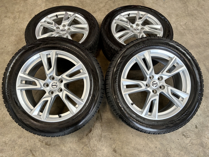 18 inch originele velgen + winterbanden Volvo XC40 31362866 set 3