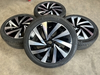 20 inch originele velgen + zomerbanden Volkswagen Tiguan 30G601025A set 1