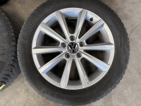 17 inch originele Merano velgen + winterbanden Volkswagen Passat 3G0071497C set A