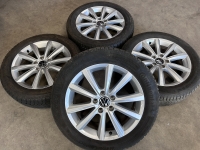 17 inch originele Merano velgen + winterbanden Volkswagen Passat 3G0071497C set A