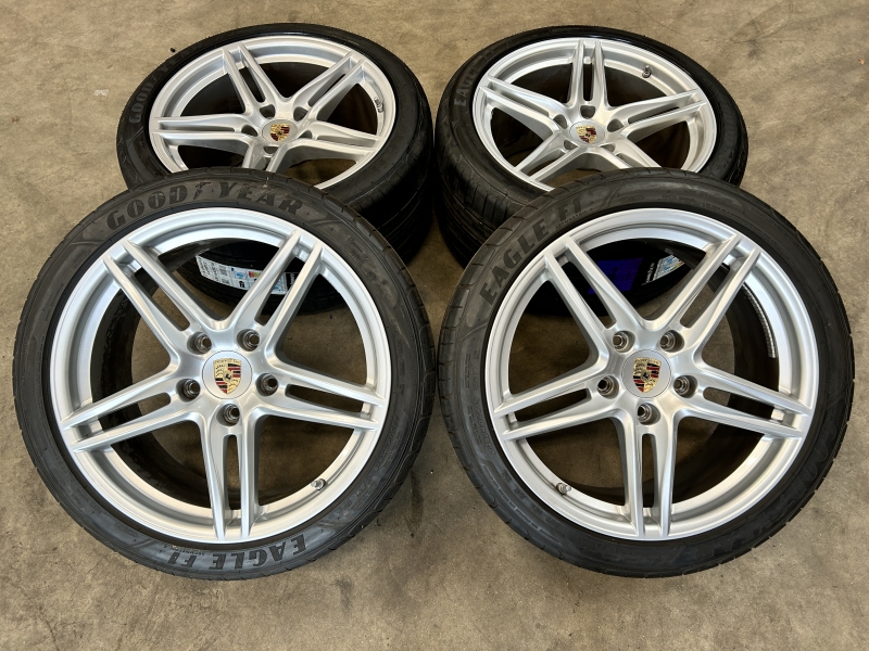 19 inch originele carrera velgen + zomerbanden Porsche 911 991 99136251000 99136256001