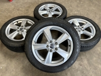 17 inch originele velgen + zomerbanden Audi Q2 81A601025B set 2