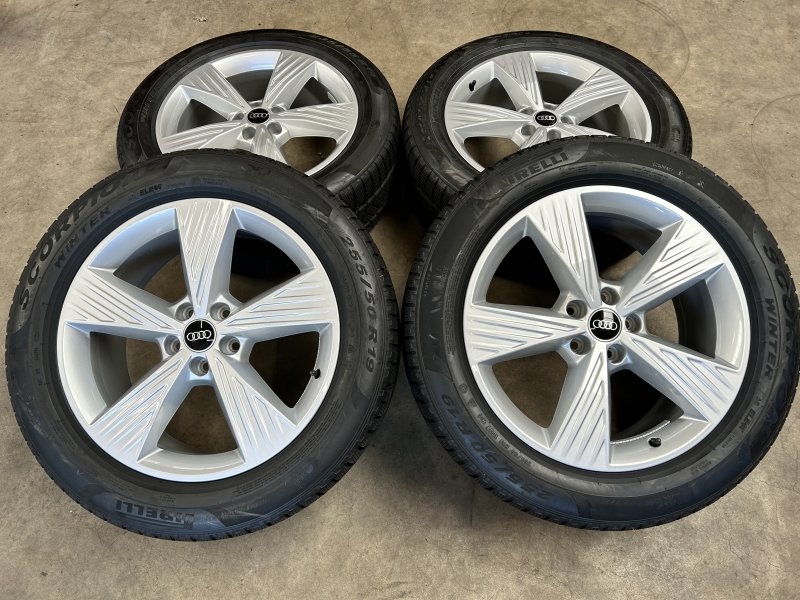 19 inch originele velgen + winterbanden Audi Q4 e-tron 89A601025B