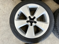 17 inch originele velgen + winterbanden Audi A3 8V0601025BK