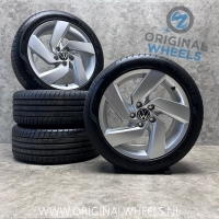 17 inch originele Richmond GTI velgen + zomerbanden Volkswagen Golf 8 5H0601025E