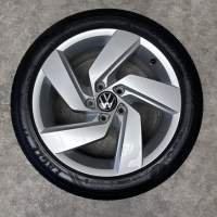 17 inch originele Richmond GTI velgen + zomerbanden Volkswagen Golf 8 5H0601025E
