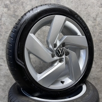 17 inch originele Richmond GTI velgen + zomerbanden Volkswagen Golf 8 5H0601025E