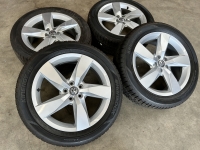 17 inch originele Chesterfield velgen + vierseizoenenbanden Volkswagen T-Cross 2GM601025A