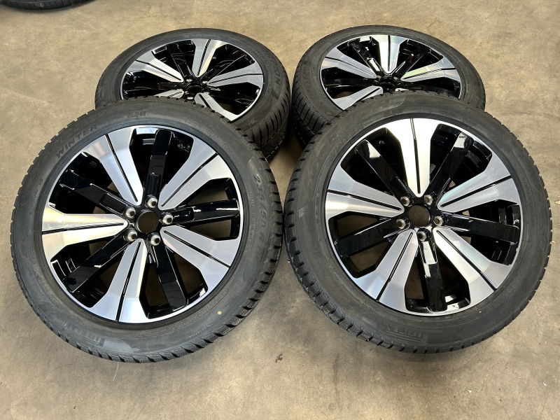 19 inch originele velgen + winterbanden Volvo XC40 Pure Electric 32143627, 32143628