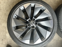 21 inch originele Betria velgen + zomerbanden Skoda Enyaq 5LA601025BL