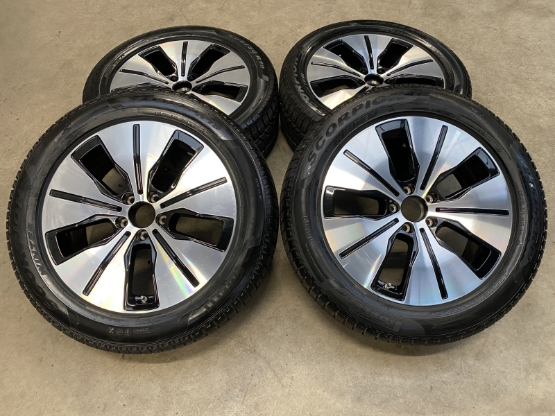 19 inch originele velgen + winterbanden Mercedes EQC 235 55 19 A2934011200 set 1