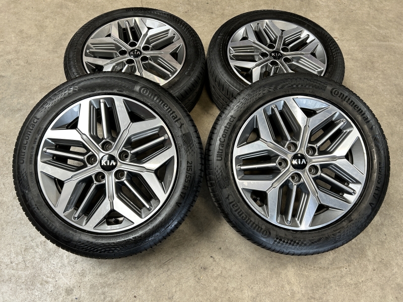 17 inch originele velgen + zomerbanden Kia Optima  / E niro 52910-A8610