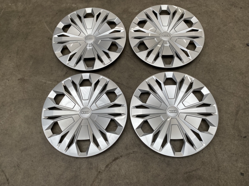 17 inch originele wieldoppen Audi Q3 83A601147