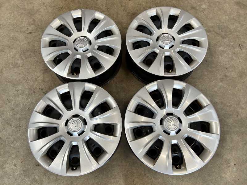 17 inch originele stalen velgen + wieldoppen Skoda Kodiaq