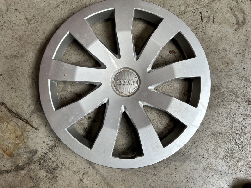 15 inch originele wieldop Audi A1 82A601147