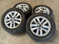 15 inch originele Kemora velgen + vierseizoenenbanden Volkswagen Caddy 2K5601025