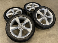 19 inch originele velgen + winterbanden Audi Q3 235 50 19 83A601025N (3)