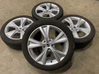 17 inch originele velgen + zomerbanden Seat Leon 5FA601025C set 3