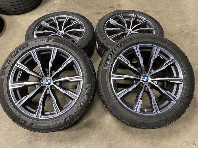 20 inch originele velgen + winterbanden BMW X5 G05 style 740 M 8071996 set D