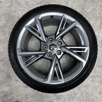 18 inch originele velgen + zomerbanden Audi A3 S3 8Y 8Y060102G set 1