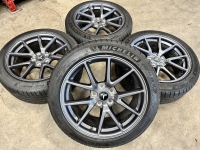 18 inch originele Aero velgen + zomerbanden Tesla Model 3 1044261-00-A