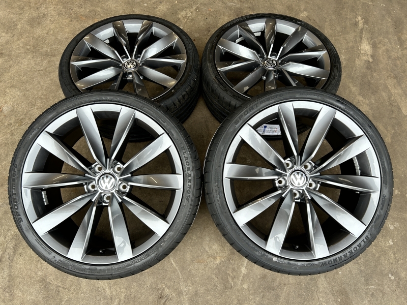 19 inch originele Chennai velgen + zomerbanden Volkswagen Golf Caddy 3G8601025G