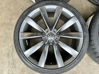 19 inch originele Chennai velgen + zomerbanden Volkswagen Golf Caddy 3G8601025G