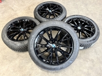 17 inch originele velgen + winterbanden BMW 1 serie F40 style 489 7849122 zwart