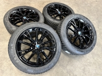 17 inch originele velgen + winterbanden BMW 1 serie F40 style 489 7849122 zwart