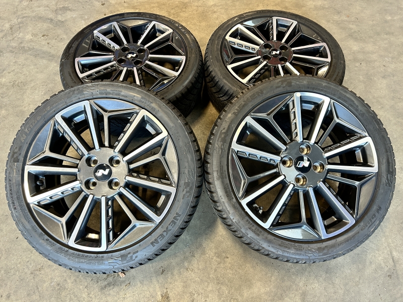 17 inch originele velgen + vierseizoenenbanden Hyundai I20 N 52910-Q0500