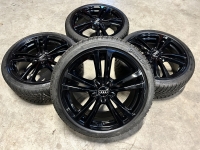 zwarte 18 inch originele velgen + winterbanden Audi A3 S3 S line 8V0601025BL