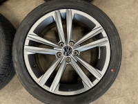 17 inch originele Sebring velgen + zomerbanden Volkswagen Polo 2GM601025G