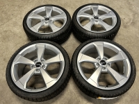 19 inch originele rotor velgen + Pirelli winterbanden Audi A3 S3 RS3 8V0601025ES 