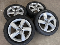 17 inch originele Chesterfield velgen + winterbanden Volkswagen T-Cross 2GM601025A