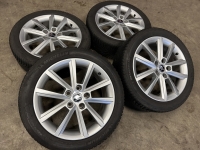 17 inch originele velgen + winterbanden Skoda Octavia 5E0601025E