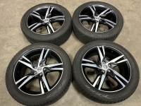 19 inch originele R line velgen + winterbanden Volvo XC40 31423931 set 2