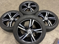 19 inch originele R line velgen + winterbanden Volvo XC40 31423931 set 2