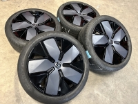 19 inch originele Leeds velgen + zomerbanden Volkswagen Passat 3J0601025Q