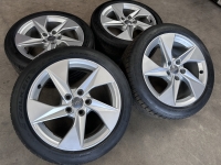 17 inch originele velgen + zomerbanden Audi A3 s line 8Y0601025A set 3