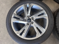 17 inch originele Valencia velgen + zomerbanden Volkswagen Polo 2GM601025G