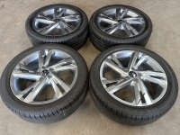 17 inch originele Valencia velgen + zomerbanden Volkswagen Polo 2GM601025G