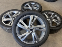 17 inch originele Valencia velgen + zomerbanden Volkswagen Polo 2GM601025G