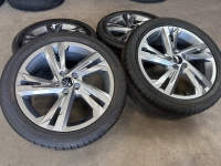 17 inch originele Valencia velgen + zomerbanden Volkswagen Polo 2GM601025G