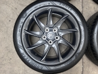 17 inch originele velgen + zomerbanden Toyota Auris - Corolla PZ406 E067F set 2