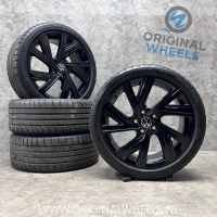 18 inch originele Bergamo velgen + zomerbanden Volkswagen Golf  8 5H0601025AE