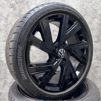 18 inch originele Bergamo velgen + zomerbanden Volkswagen Golf  8 5H0601025AE